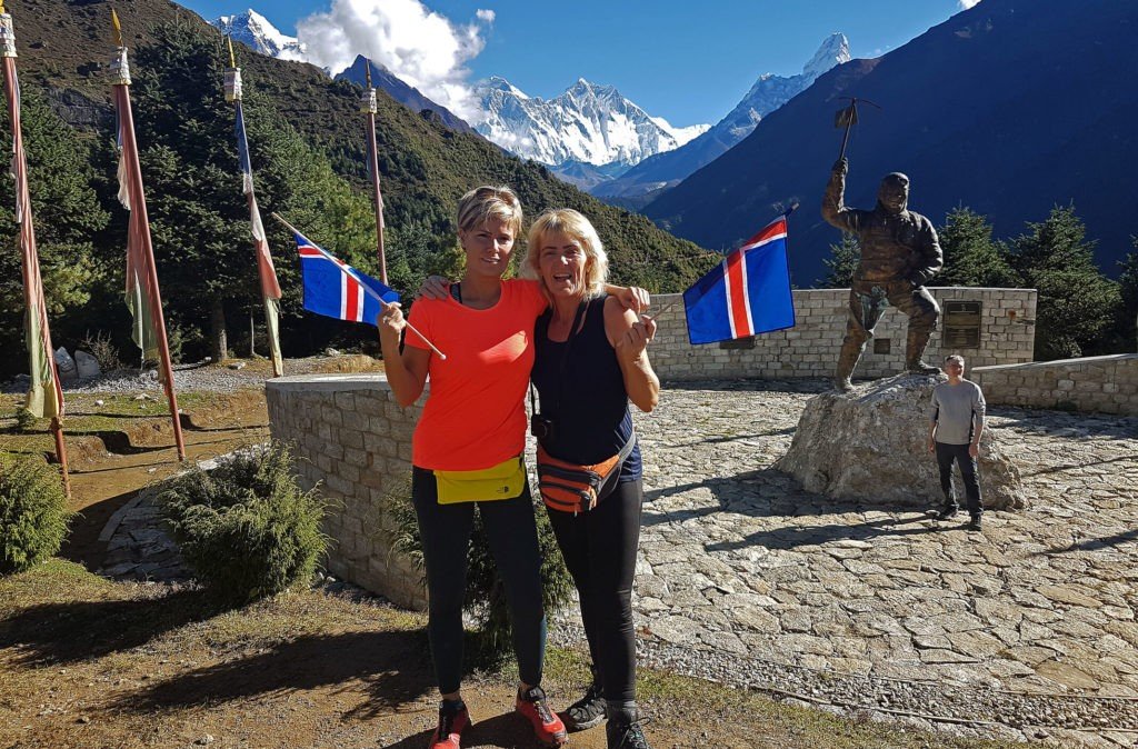 Namche Bazaar - tenzing norgay sherpa statue