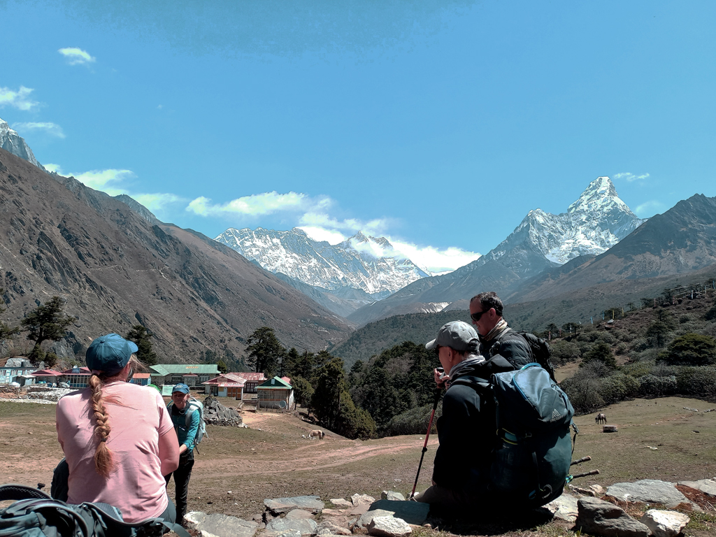 Short and easy trek Everest View