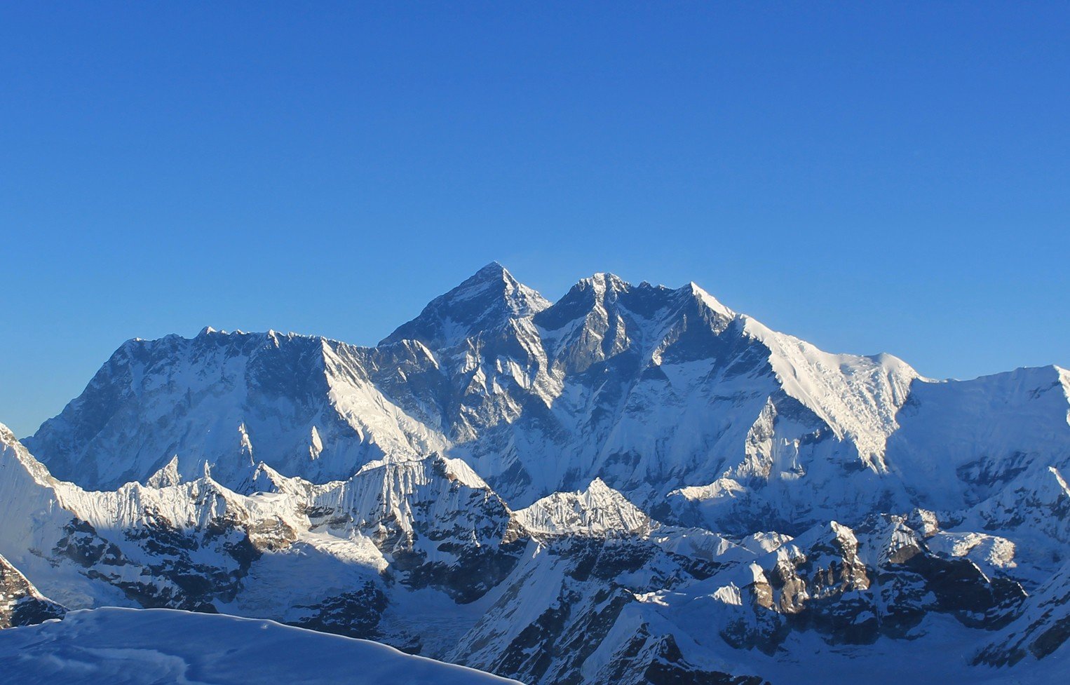 Everest Experience flight: Scenic flights in Nepal