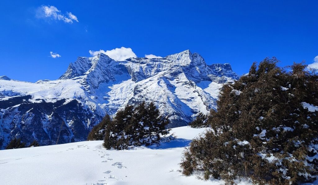 Trekking to the Everest view Hotel