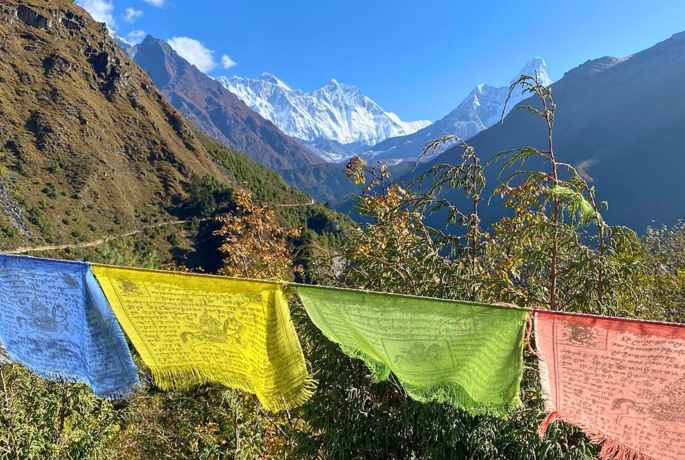 Everest Trek Popular Time