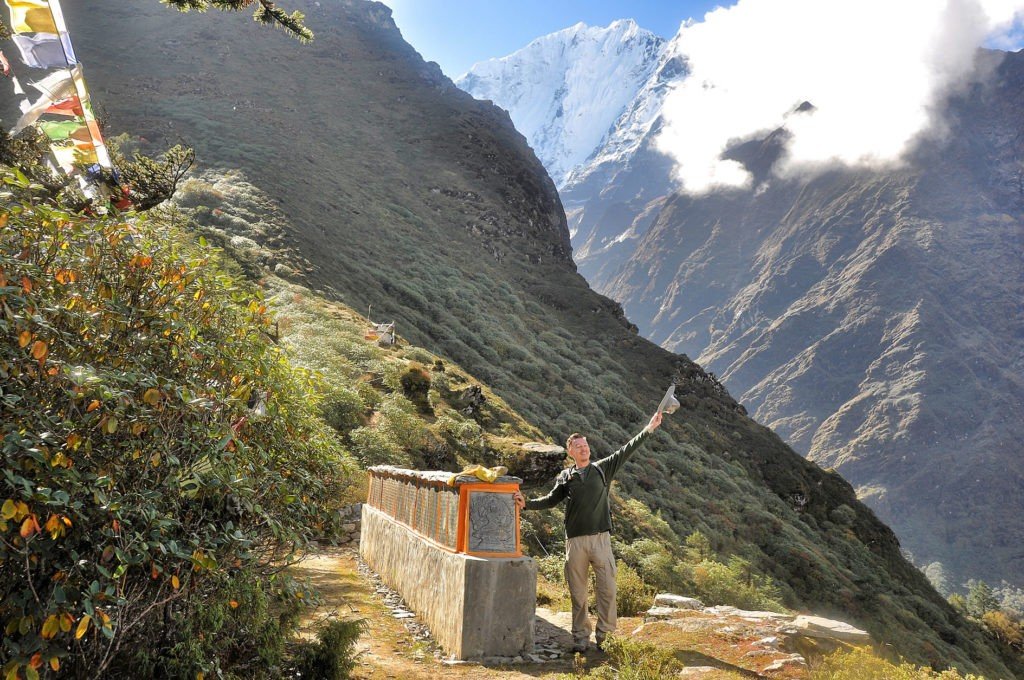 Papular hiking trails in nepal